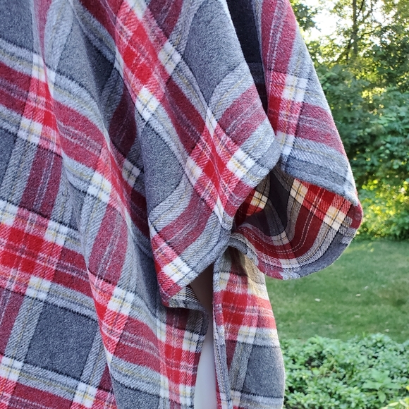 Kori America Red and Gray Plaid Flannel Wrap NWT - Picture 6 of 12